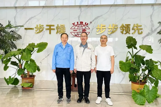 劳模工匠助企行|全国劳模张忠走进一步干燥，共话匠心传承与创新发展